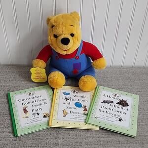 1997 NWT Vintage Winnie the Pooh Toy Book Bundle